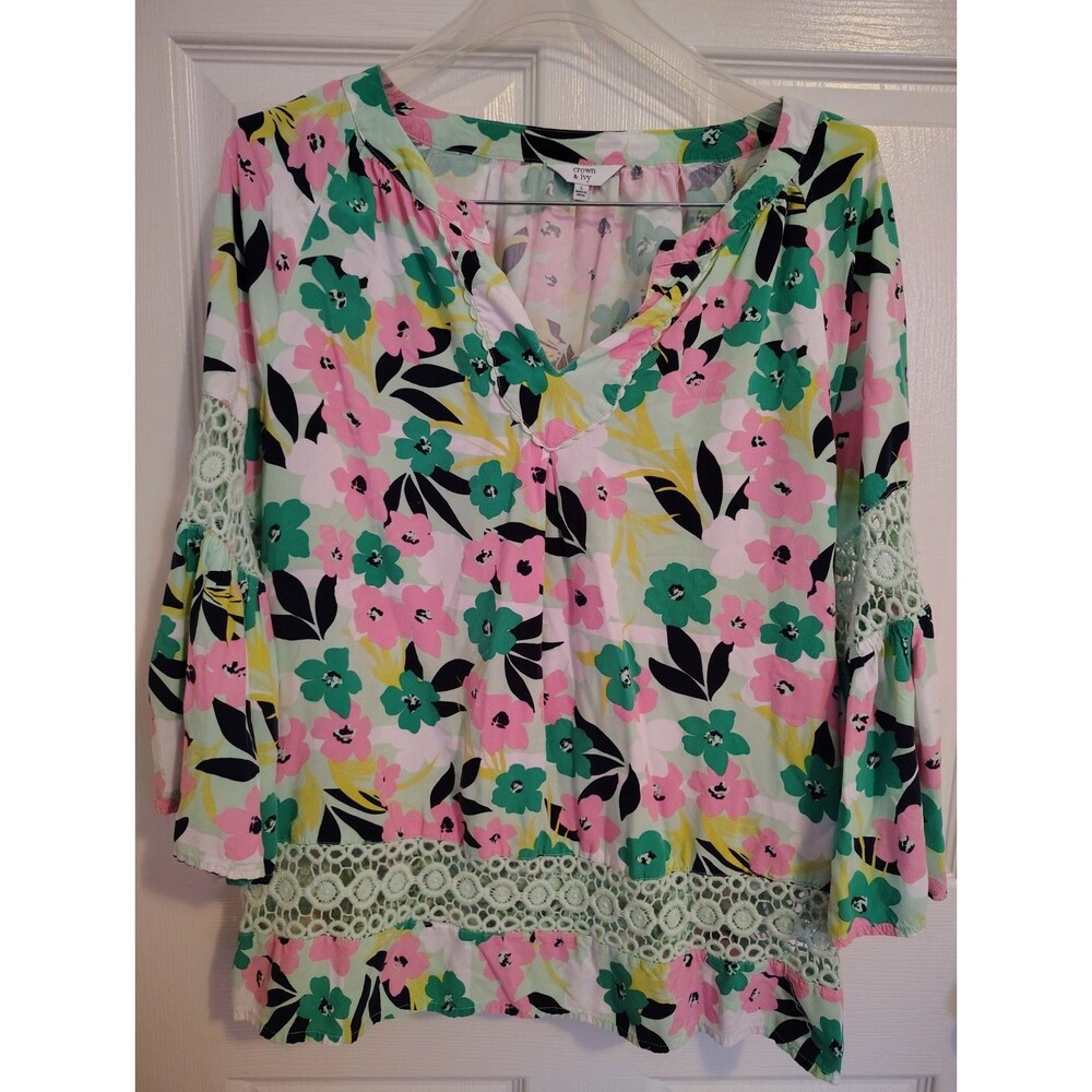 Crown & Ivy Women’s Multicolor Floral V-Neck 3/4 Bell Sleeve Pullover Blouse L